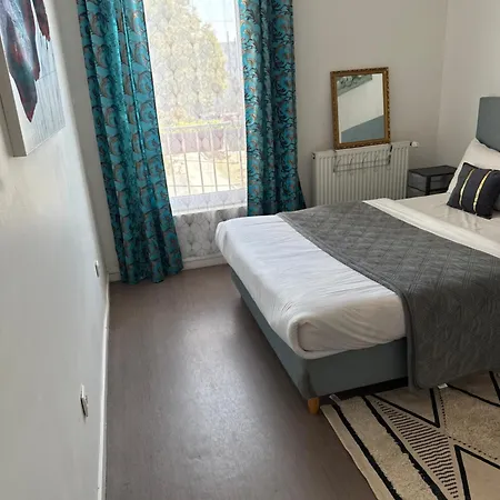 Grande Privee Equiper Gares فندق مبيت وإفطار ليل